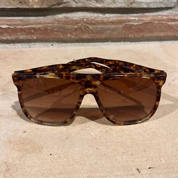 Sanford Hutton Colors in Optics Tortoise Shell Sunglasses - Picture 1 of 5